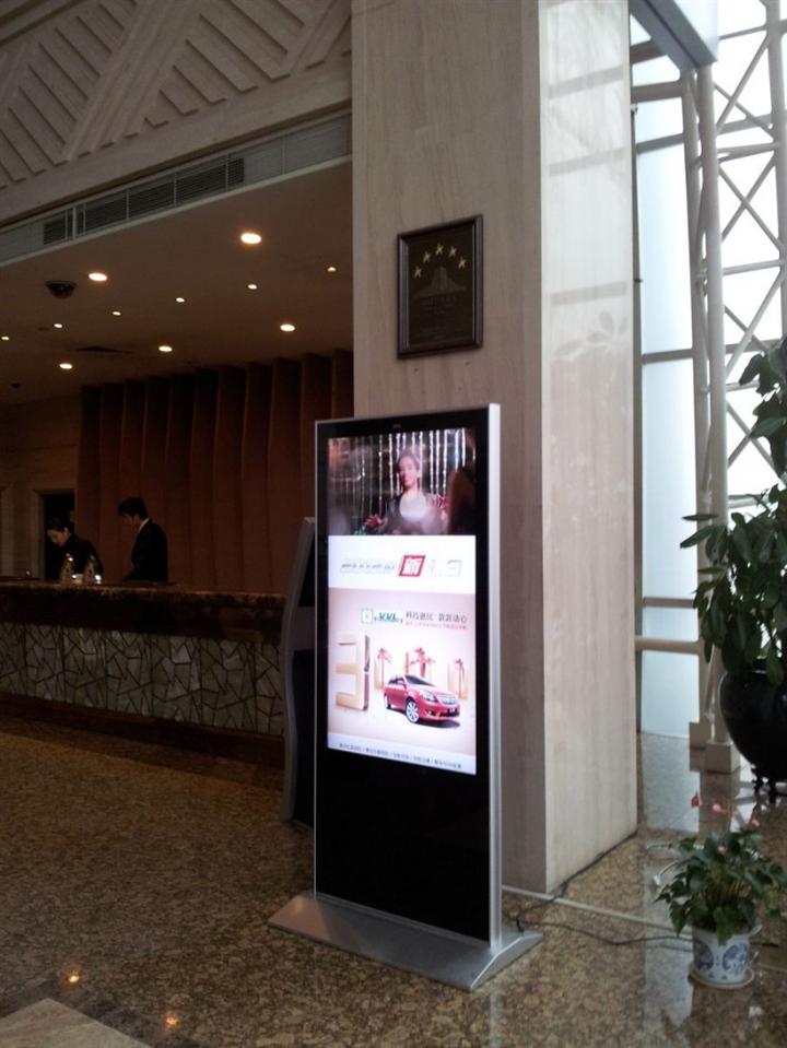 成都(dōu)廣告機